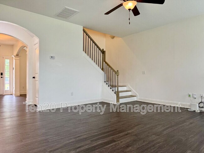 Building Photo - 5037 Lexington Ln