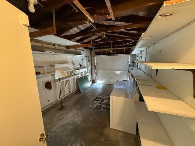Building Photo - Central Richmond 2-Bedroom Home Near City ...