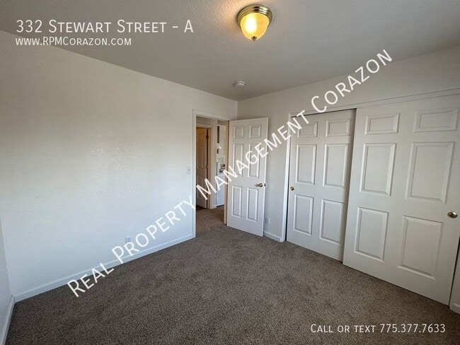 Building Photo - Upstairs 2 Bed, 2 Bath apt w/ in unit wash...