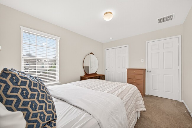 Building Photo - 6503 Wilshire Fern