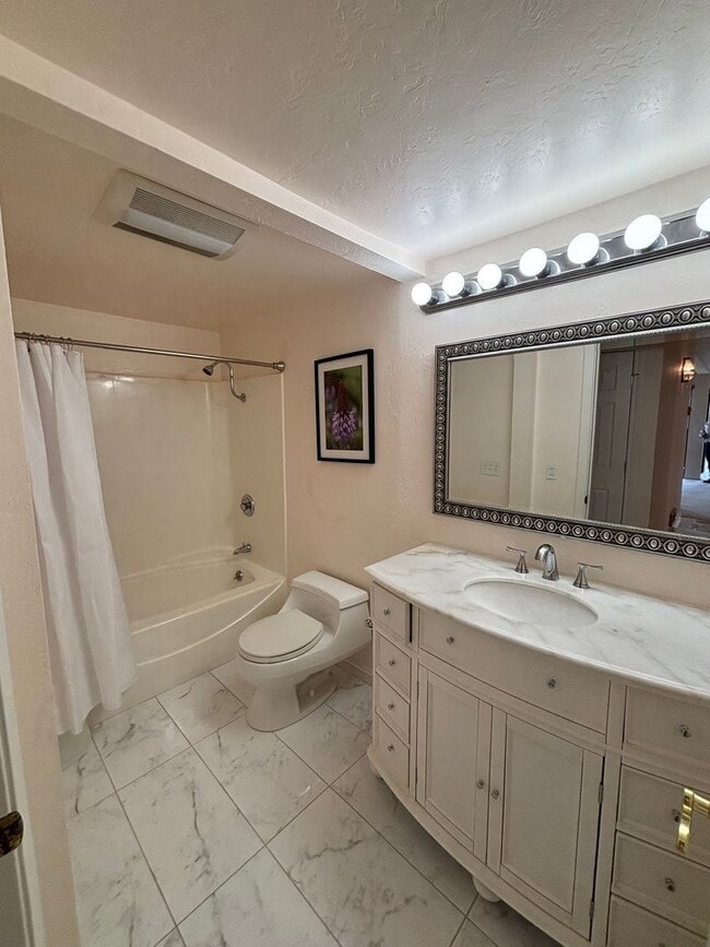 Building Photo - Great Condo Pebble Beach with Ocena Views