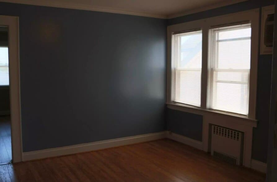 Building Photo - 454 N 7th St