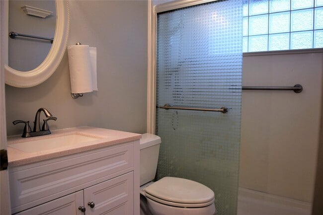 Building Photo - 1505 Silverpines Rd