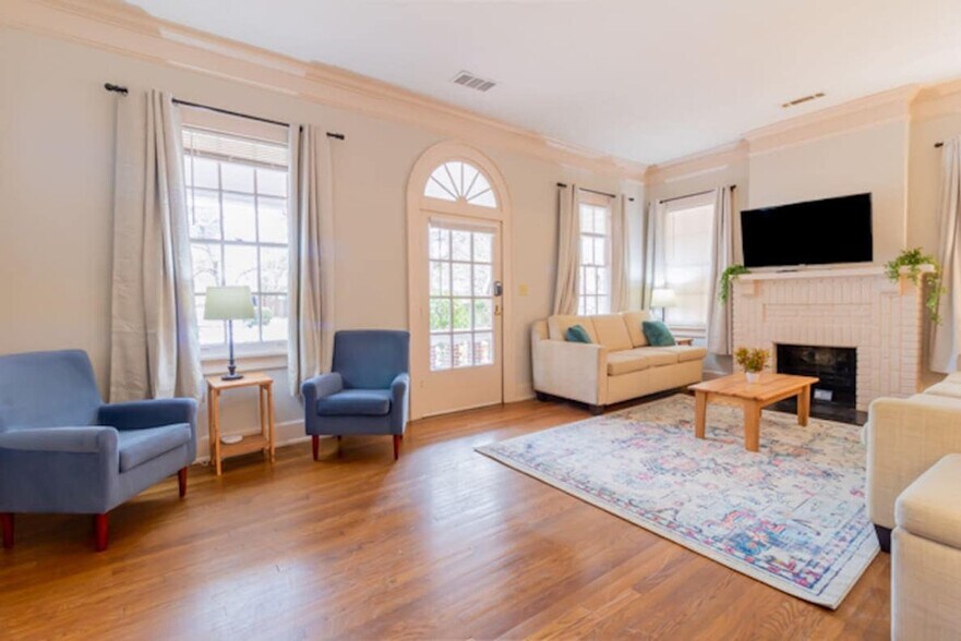 Building Photo - 2217 13th St