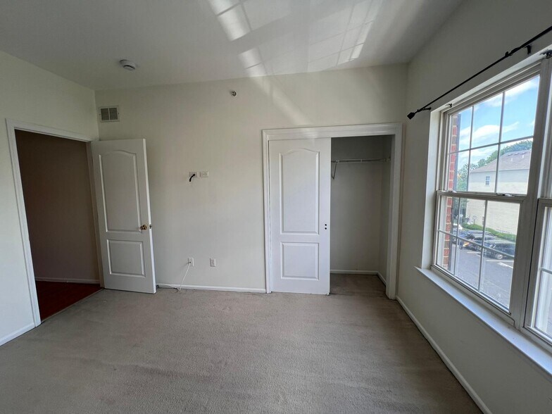 Building Photo - 933 Del Negro Ct
