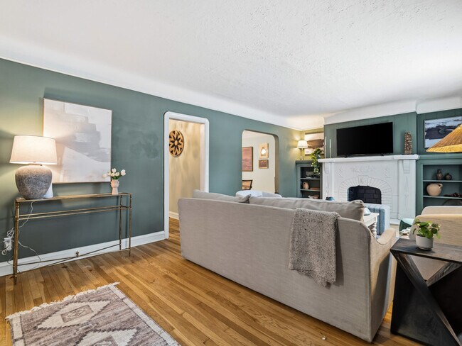 Building Photo - 3621 Silsby Rd