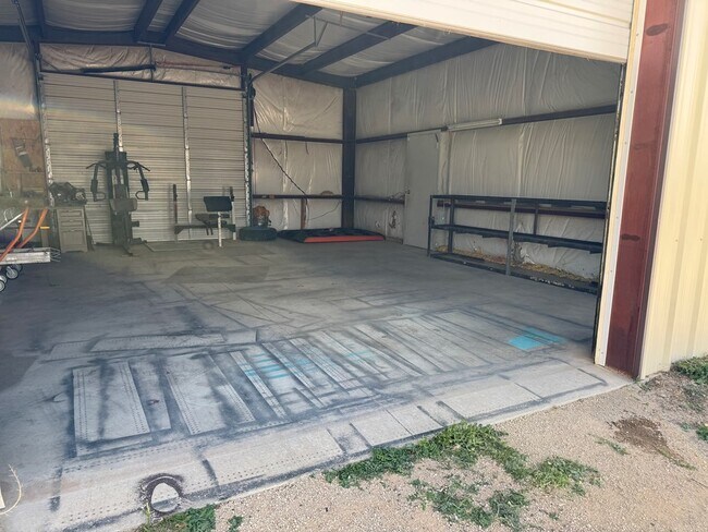 Building Photo - 14141 W Ruidoso Dr