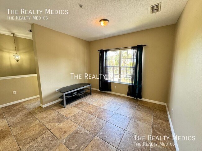 Building Photo - 2898 Oakwater Dr