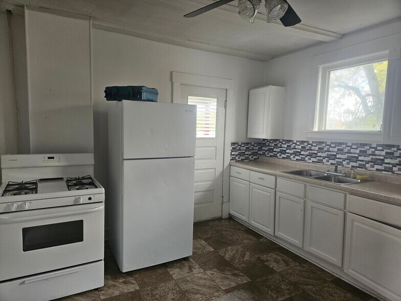 Building Photo - 1119 Albers St SW