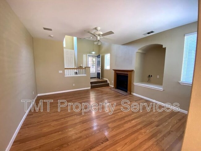 Building Photo - 8823 Ocean Breeze Ct