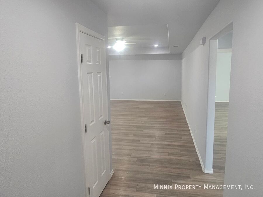 Building Photo - 1637 Wrigley Dr