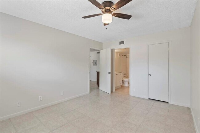 Building Photo - 2082 NW 43 Terrace
