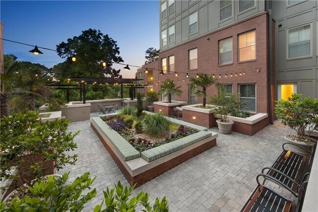 Building Photo - 2420 Peachtree Rd