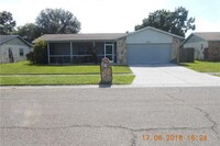 Building Photo - 1005 Red Oak Cir
