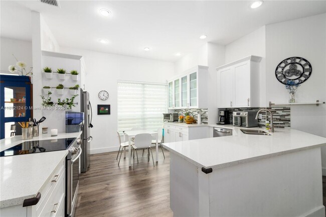 Building Photo - 14275 NW 18th Pl