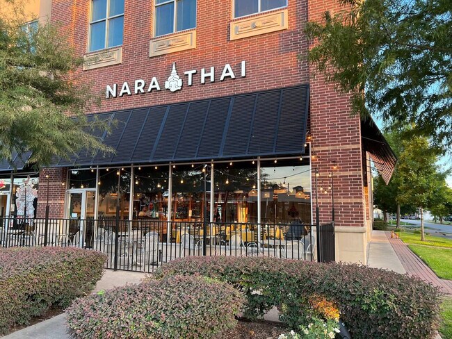 Building Photo - 1111 Shepherd Dr