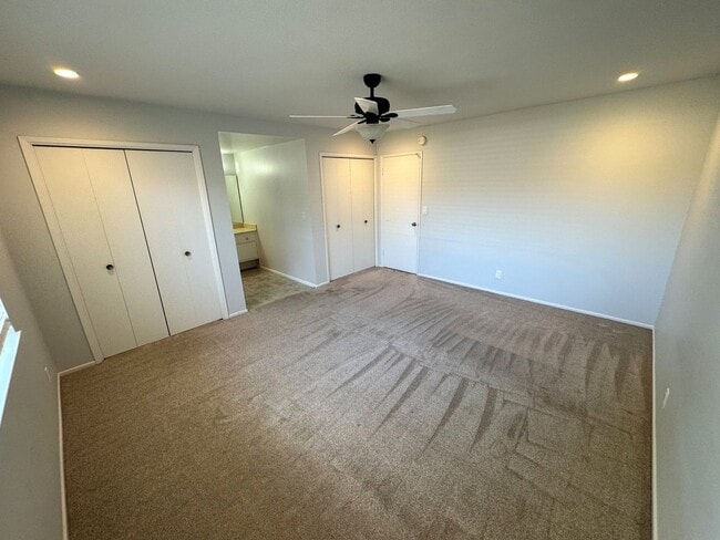 Building Photo - Spacious East Ventura 4 Bedroom Home – Sin...