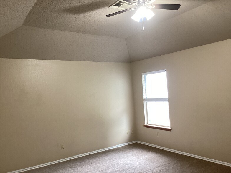 Building Photo - 8824 NW 85th St