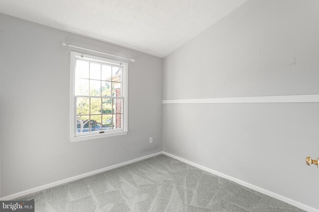 Building Photo - 5040 Southern Star Terrace