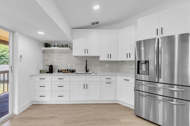 Building Photo - 630 Pinta Dr