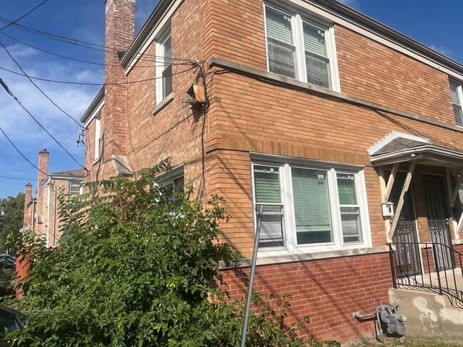 Building Photo - 1028 Bellwood Ave