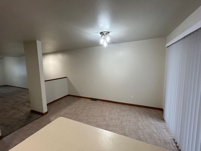 Building Photo - Two Bedroom. 1.5 Bath TOWNHOUSE