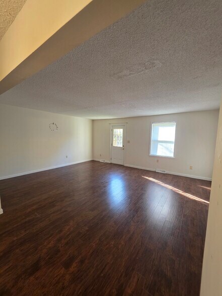 Building Photo - 8315 Countryside Ln