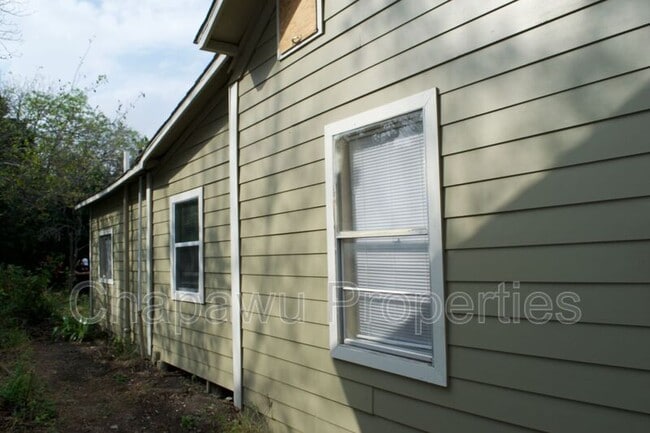 Building Photo - 521 S Polaris