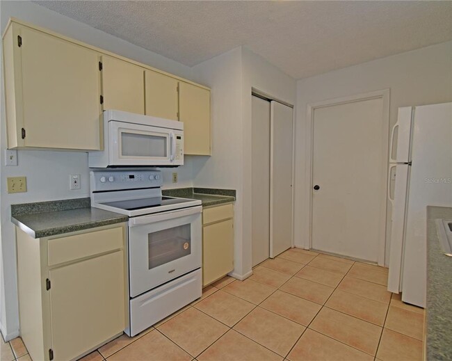 Building Photo - 1390 Esmont Ave