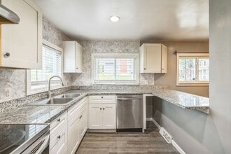 Building Photo - 2318 Eccles St