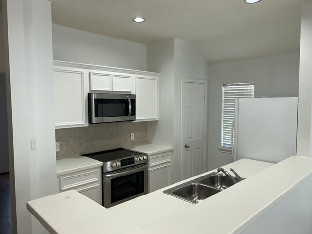 Building Photo - 3010 S Heights Hollow Ln