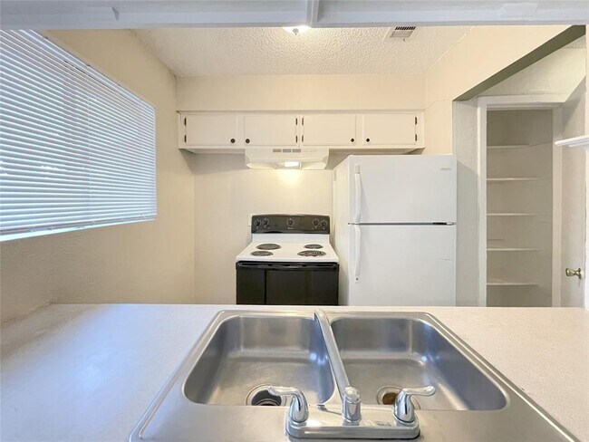 Building Photo - 2809 Parker Ln