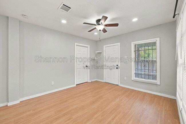 Building Photo - 2903 Burkett St.