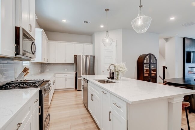 Building Photo - 7551 Millingston Rd