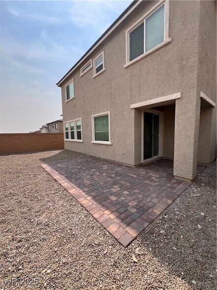 Building Photo - 10440 Bagg Ave