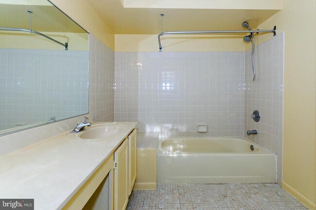 Building Photo - 115 Cascade Ct