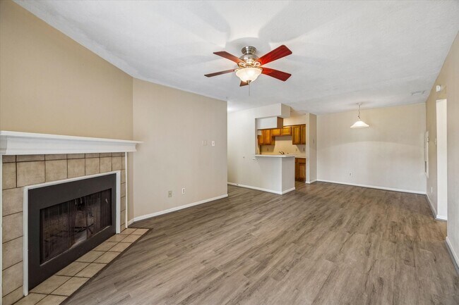 Building Photo - 12755 Mill Ridge Dr