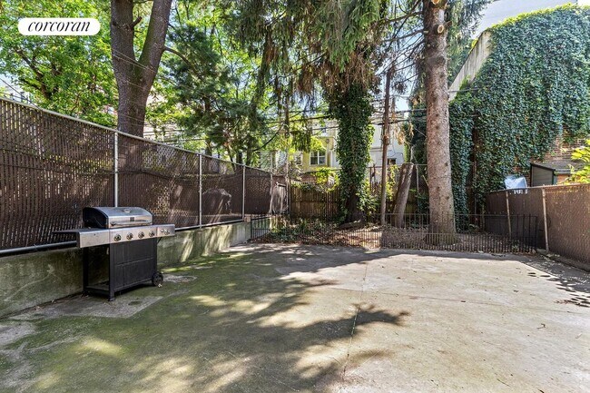 Primary Photo - 210 7th St