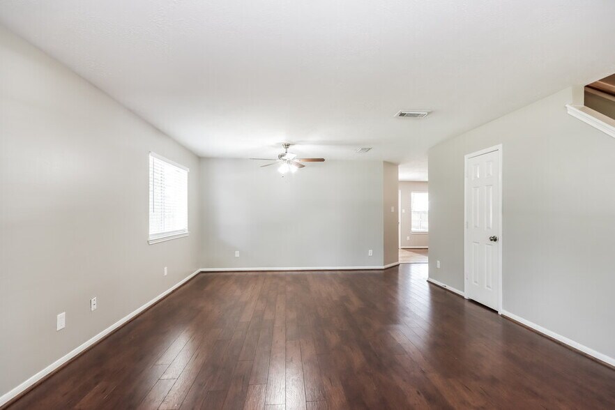 Building Photo - 7014 Hayden Dr