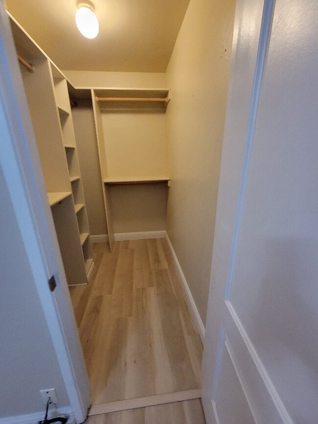 Building Photo - Beautiful 3 bd 2 bath house in Carmichael