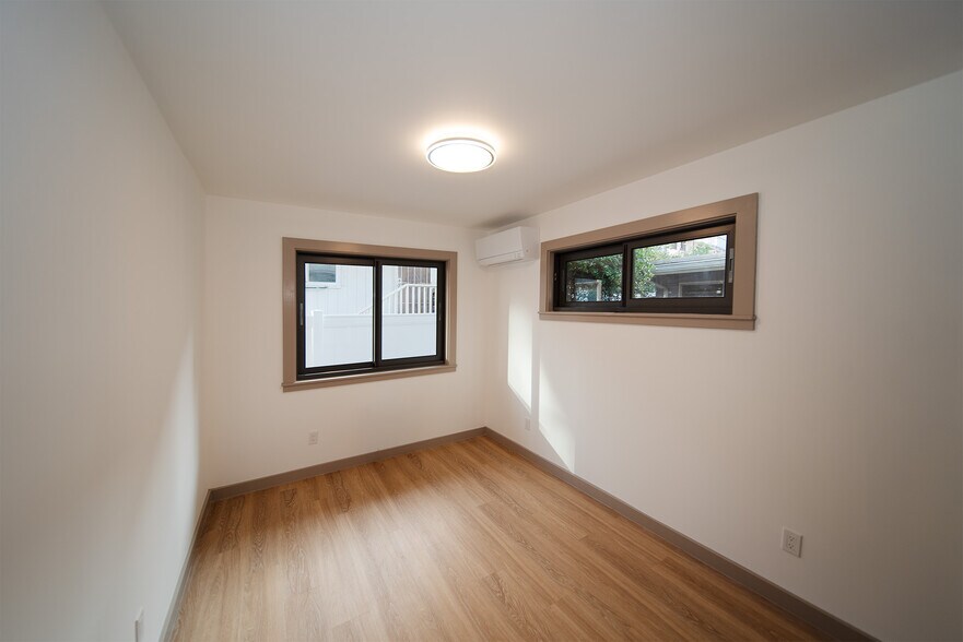 Building Photo - 1232 Elm St