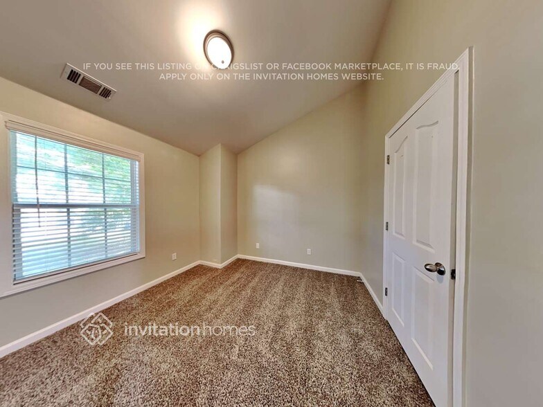 Building Photo - 5871 Apple Grove Rd NE