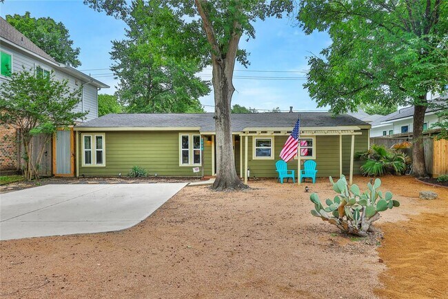 Primary Photo - 1018 Fisher St