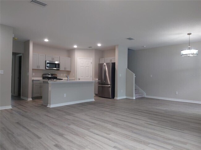 Building Photo - 13300 Wildgrass Trl