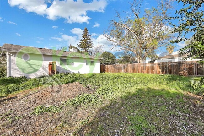 Building Photo - 4406 13th Ave