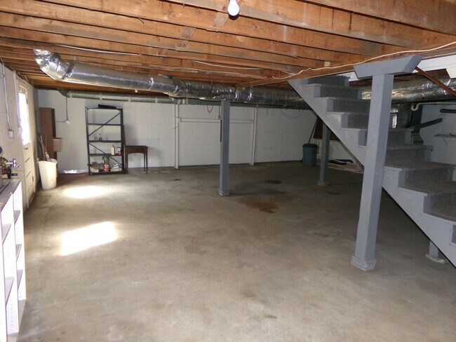 Building Photo - West Salem location