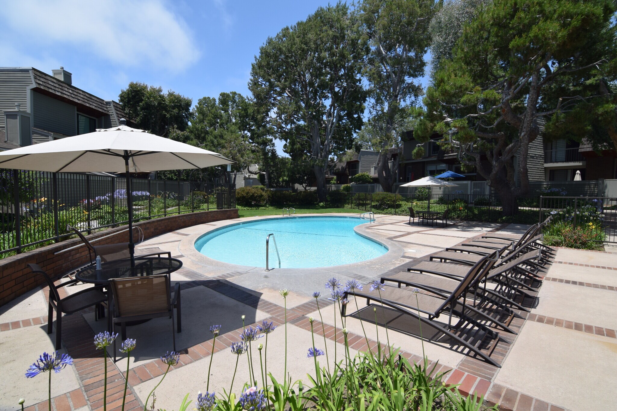 Building Photo - 13340 Maxella Ave