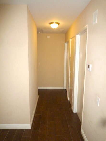 Building Photo - 26601 Avenida Deseo
