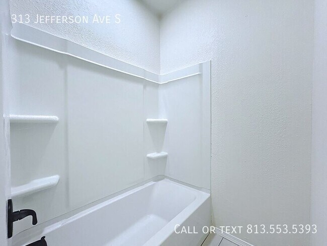 Building Photo - 313 Jefferson Ave