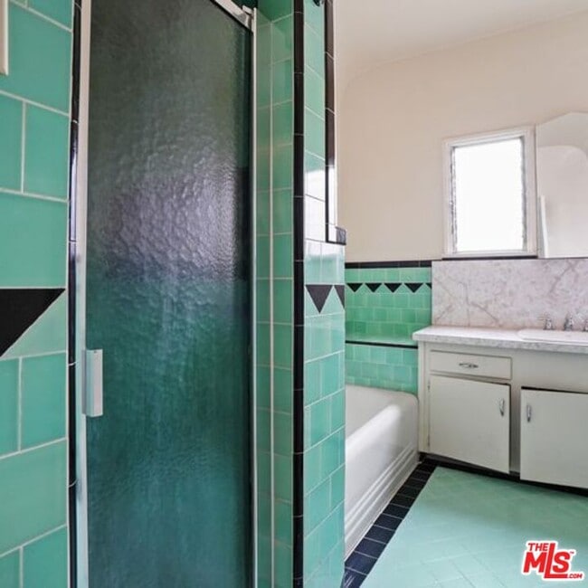 Building Photo - 1240 S Crescent Heights Blvd